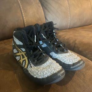 Boys wrestling shoes